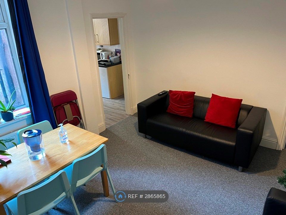 Property photo 3 of 9 Lounge