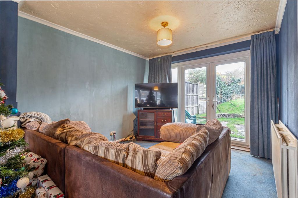 Property photo 2 of 21 Living-Room-1.Jpg