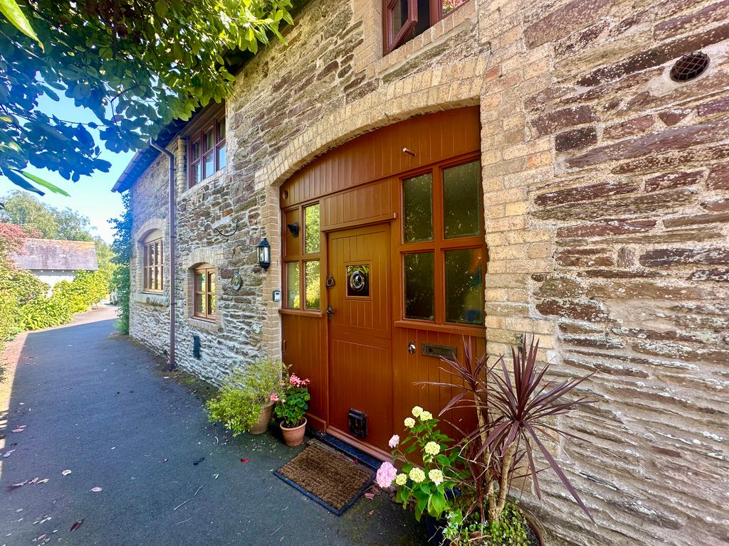Property photo 2 of 23 Entrance