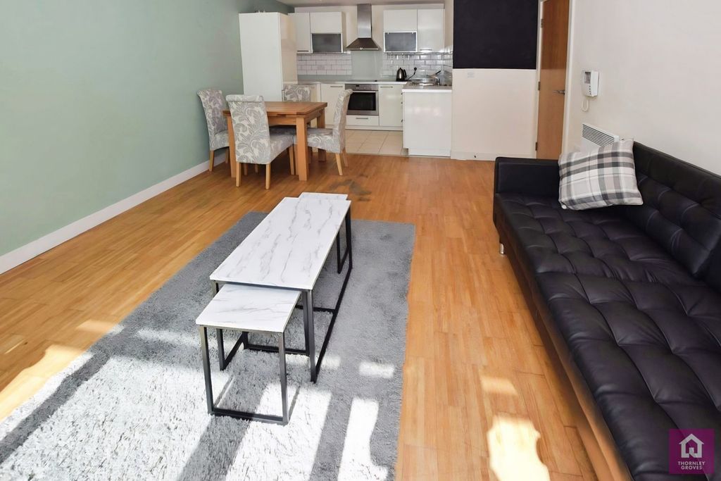 Property photo 2 of 20 Pbox-Img.Jpg
