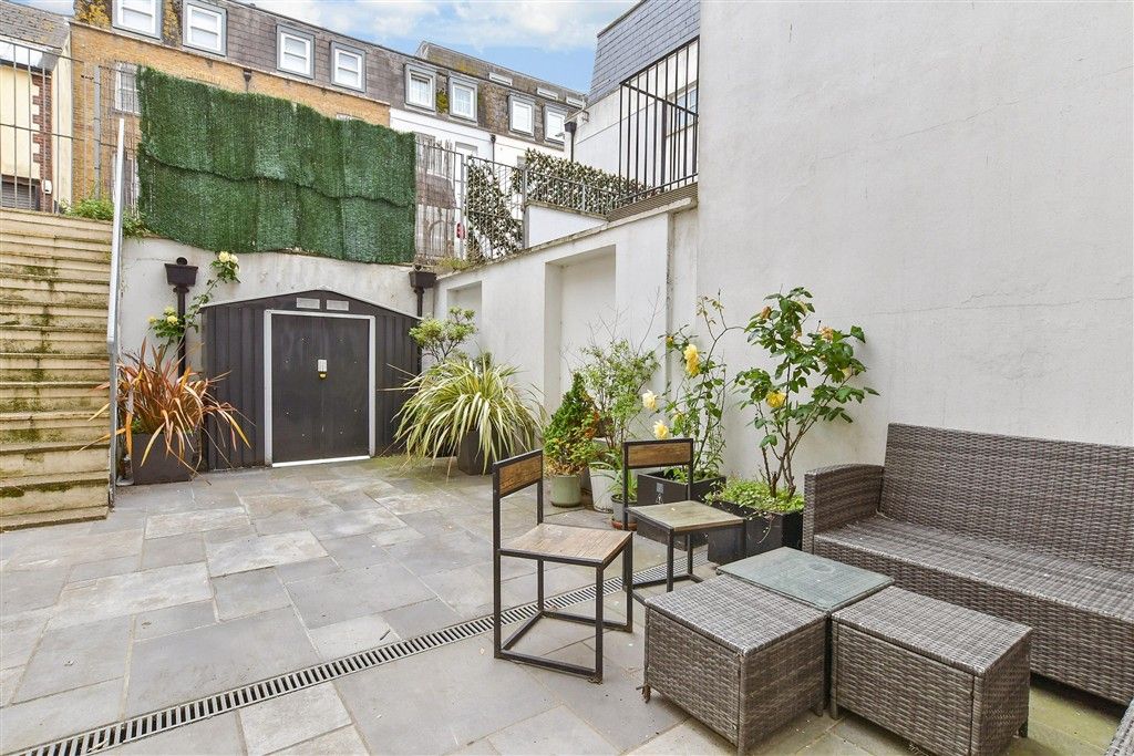 Property photo 2 of 13 Lounge/ Kitchen