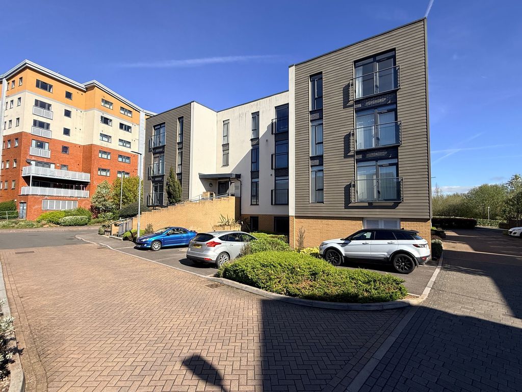 Property photo 1 of 21 Chelsea House