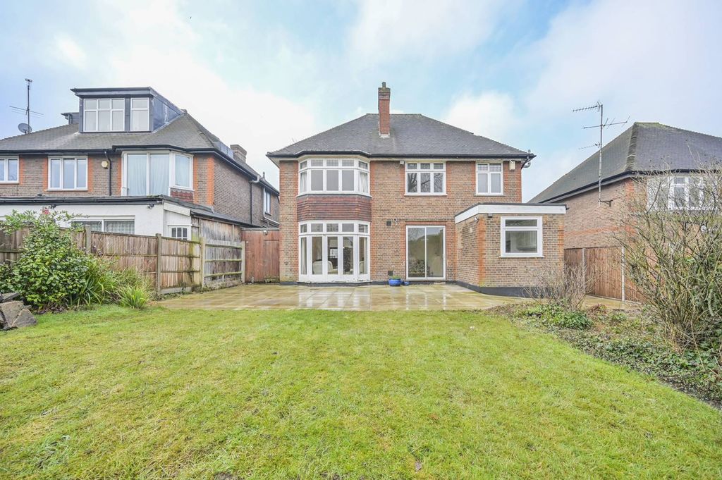 Property photo 3 of 12