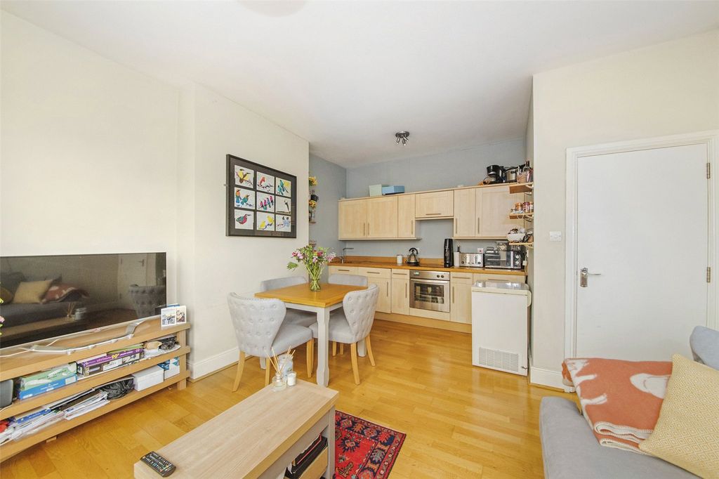 Property photo 3 of 5 Picture No. 25