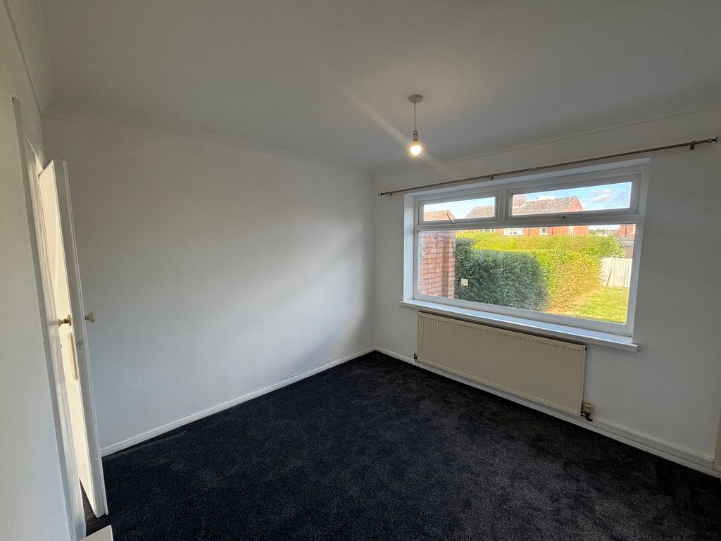 Property photo 3 of 9 Dining Room