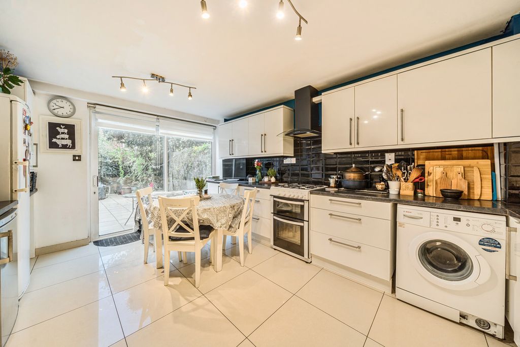 Property photo 1 of 18 1349344-5-68Df905...