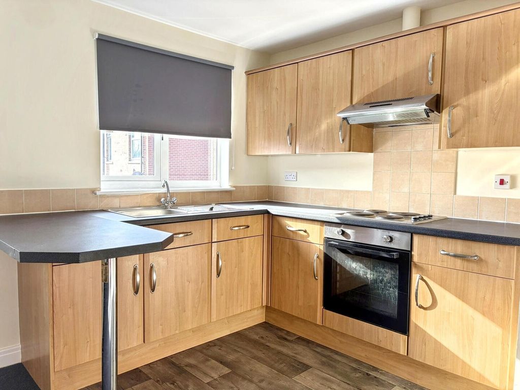 Property photo 3 of 9 Kitchen