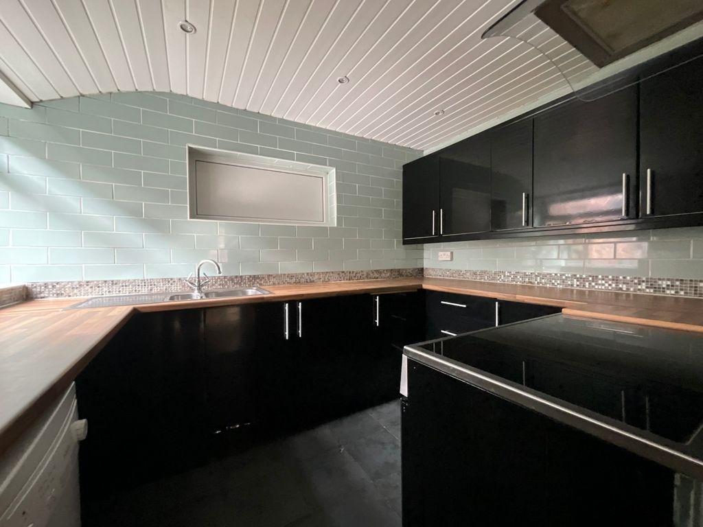 Property photo 2 of 16 4517644