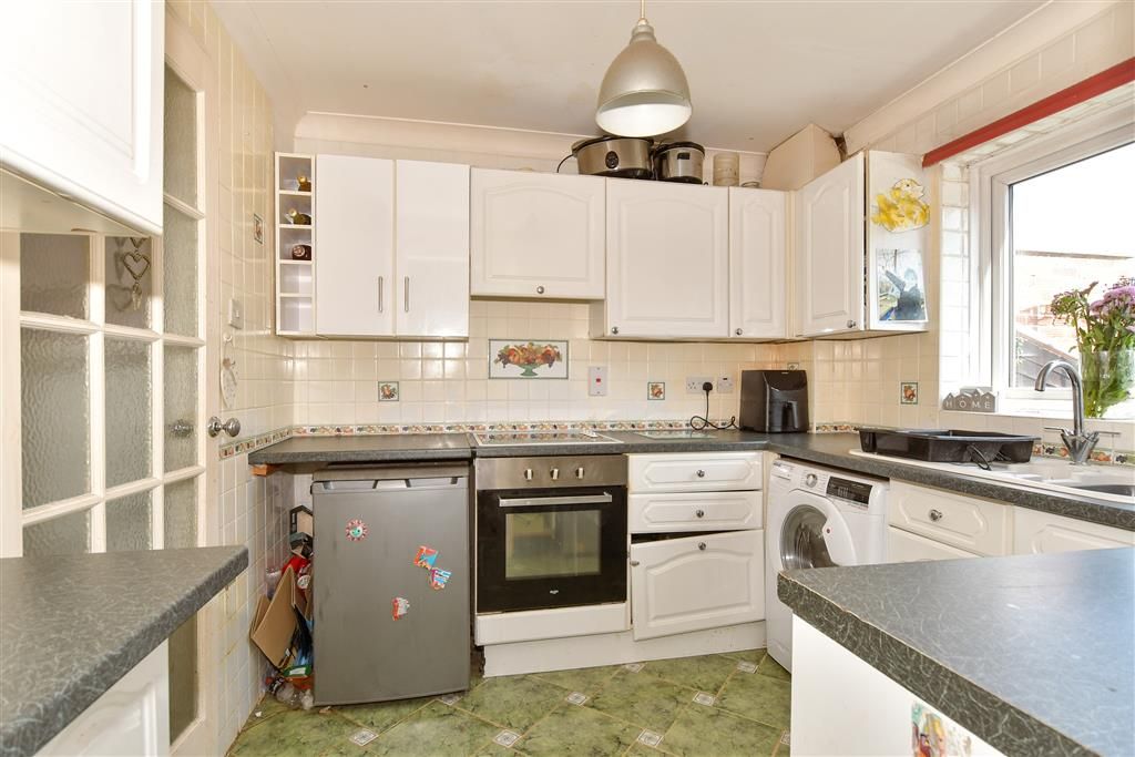 Property photo 1 of 9 Kitchen