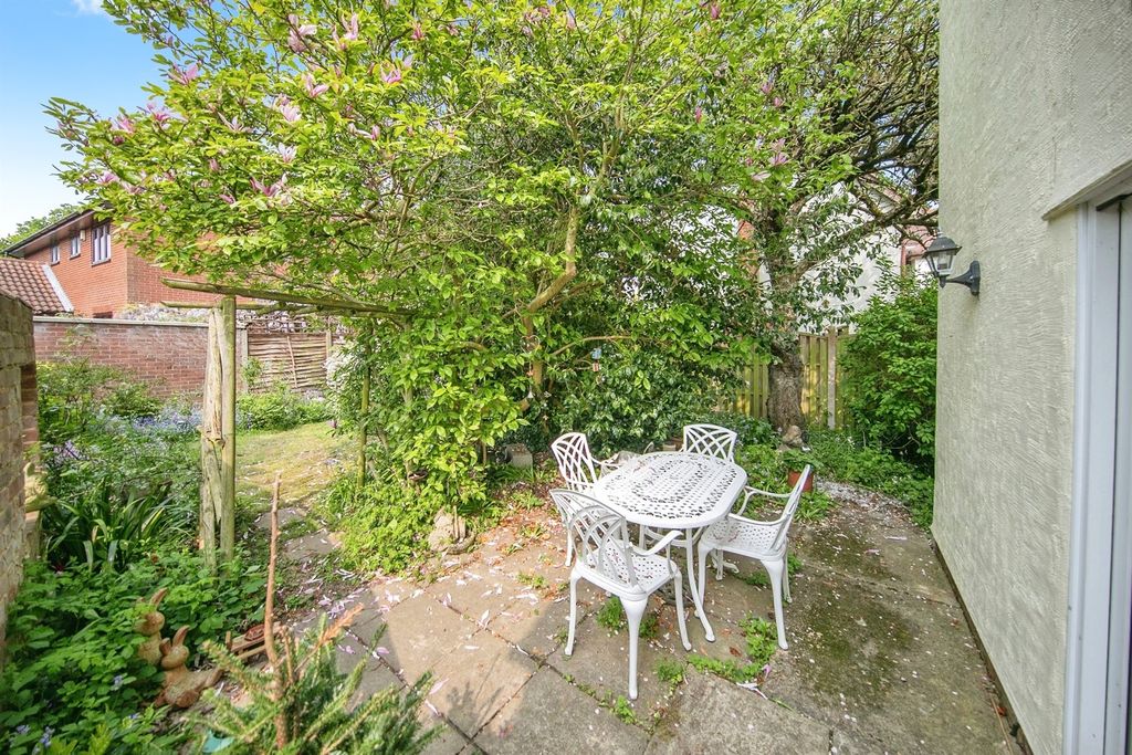 Property photo 2 of 18