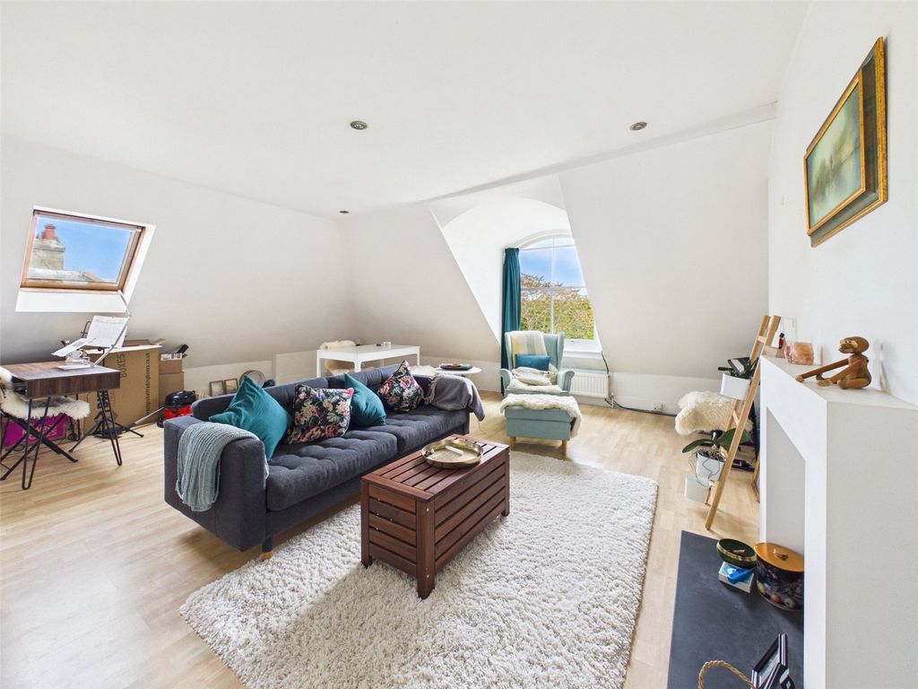 Property photo 3 of 8 Picture No. 17