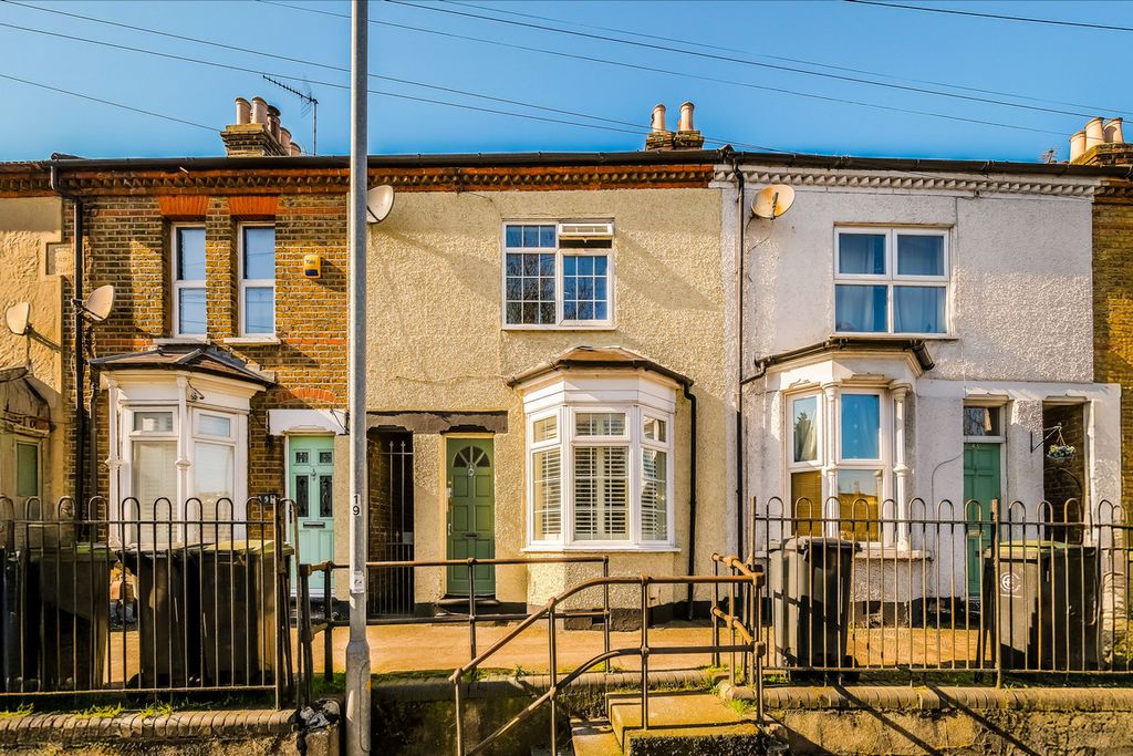 Property photo 1 of 24