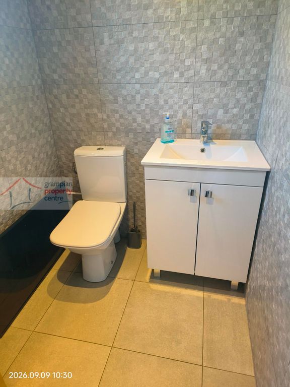 Property photo 3 of 21 WC