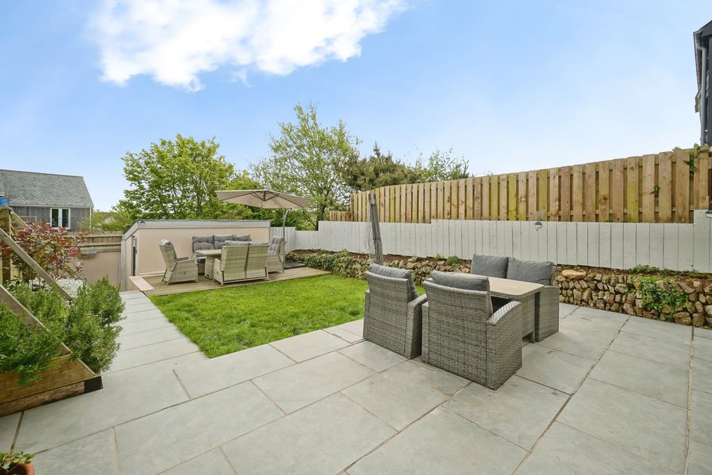 Property photo 3 of 17 Pbox-Img.Jpg