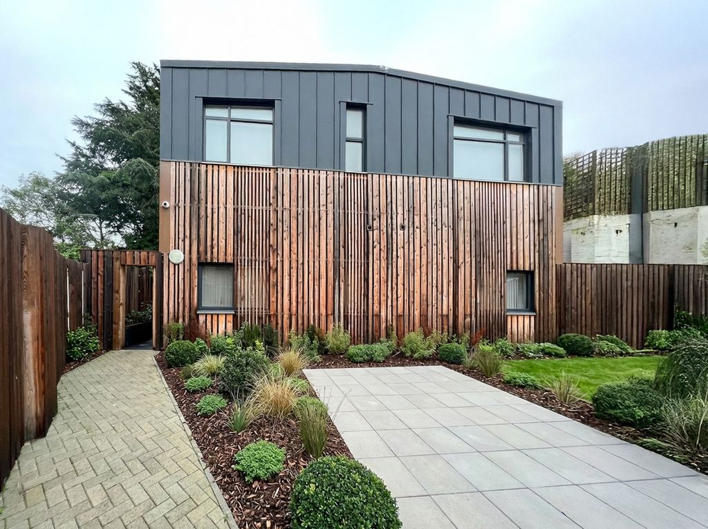 Property photo 2 of 10 Photo 2