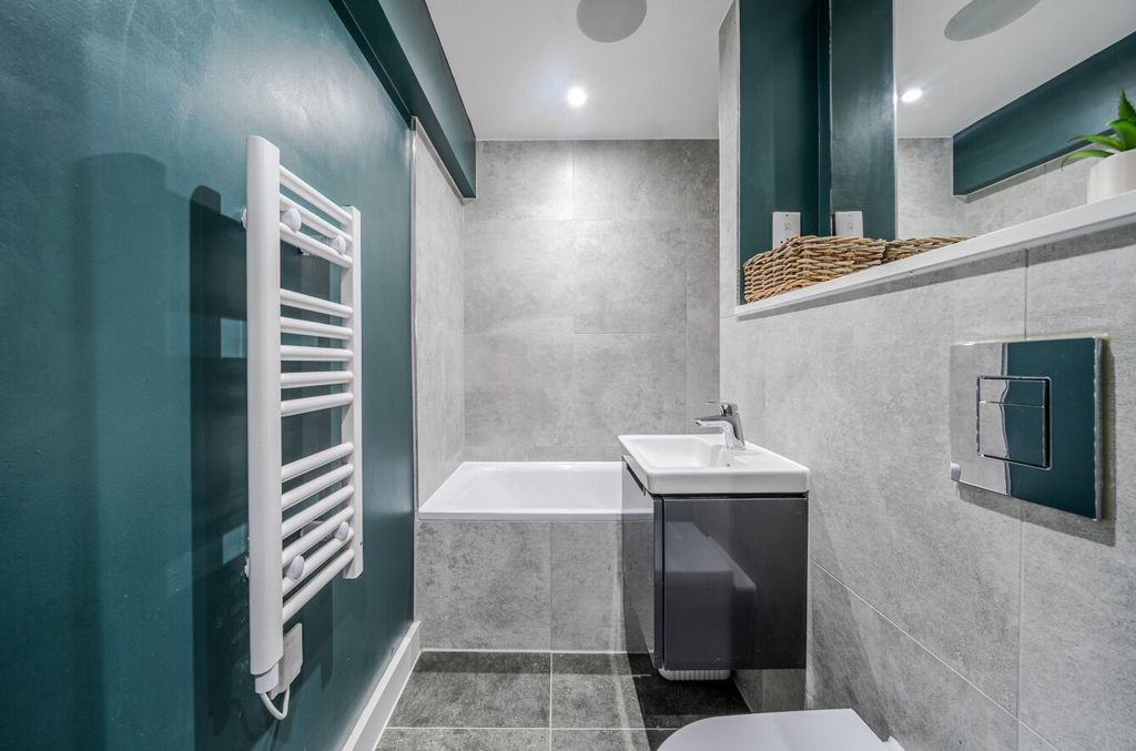 Property photo 3 of 19 1438933-8-69d64Da...