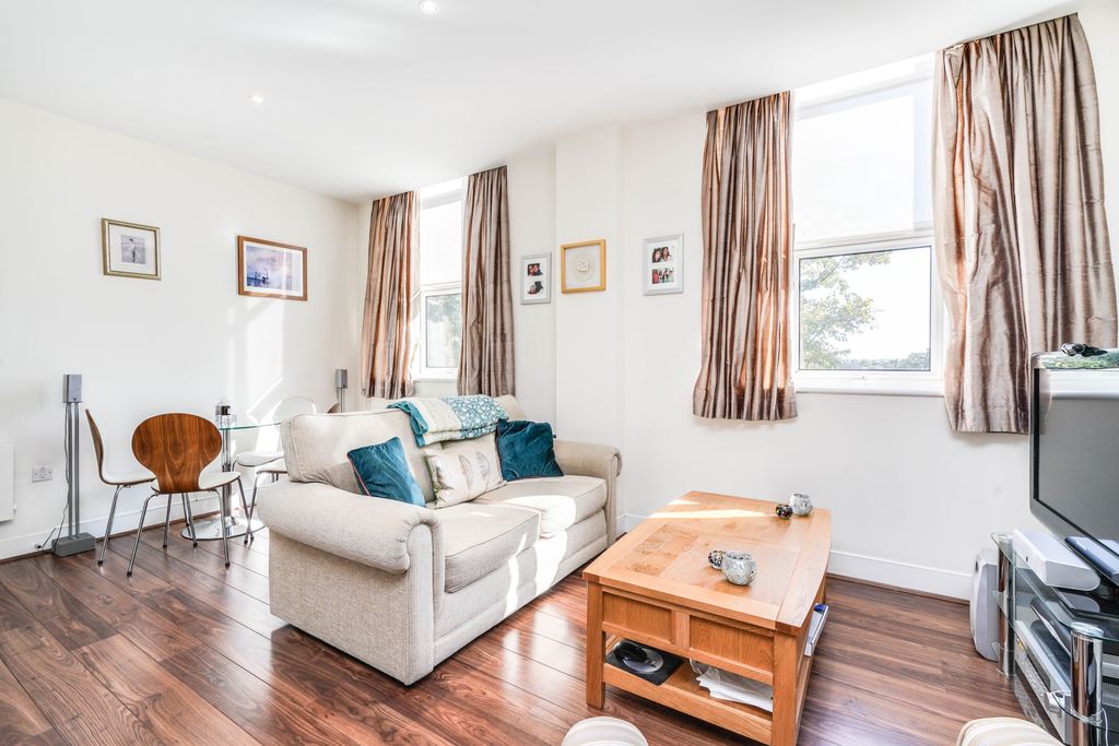 Property photo 1 of 7