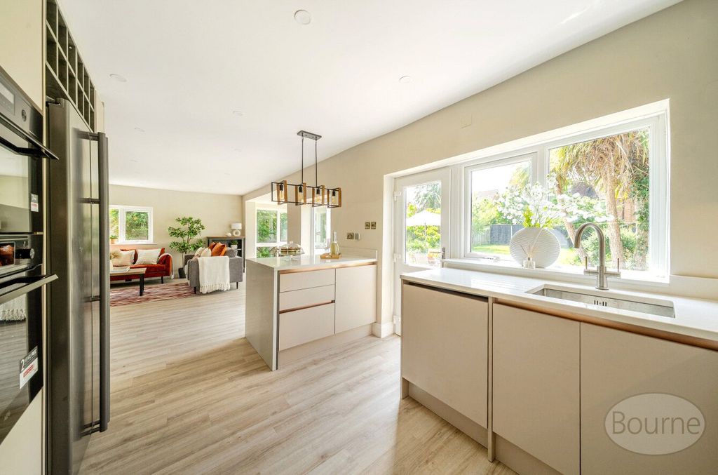 Property photo 2 of 18 841c0Ff0-8487-43B...