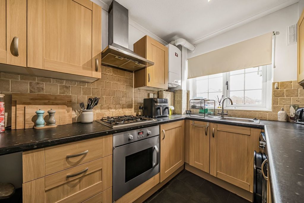 Property photo 3 of 23