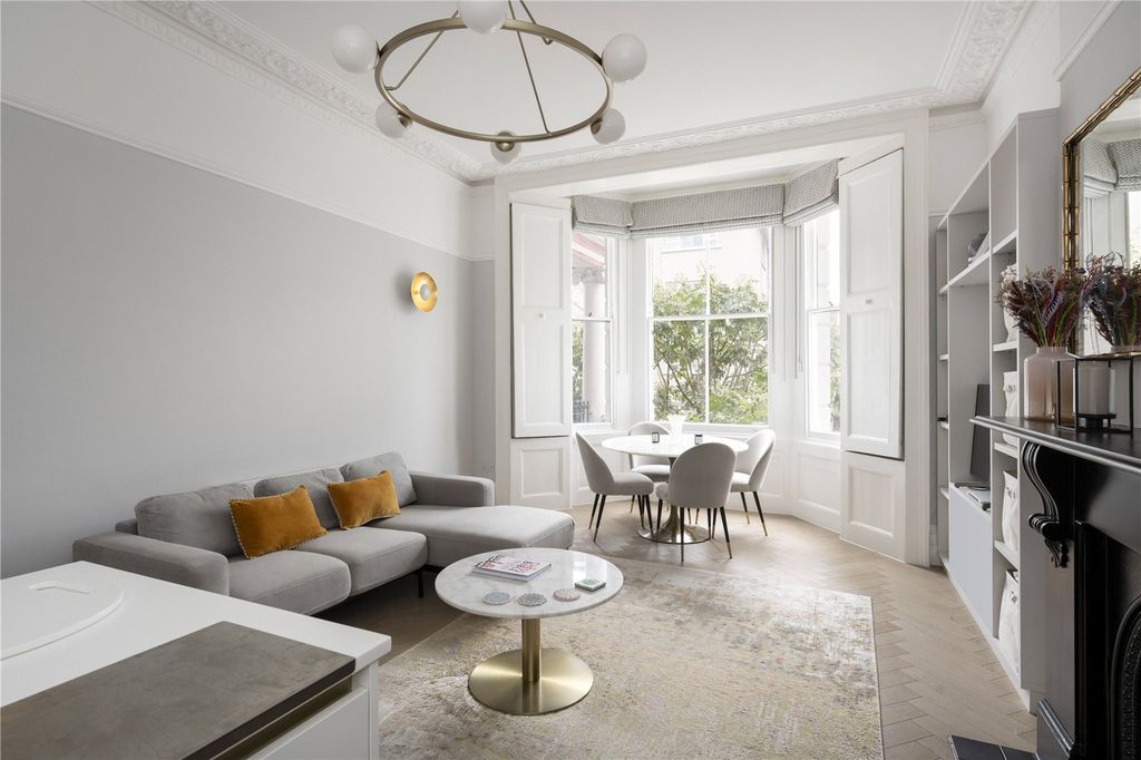 Property photo 2 of 11 Picture No. 12