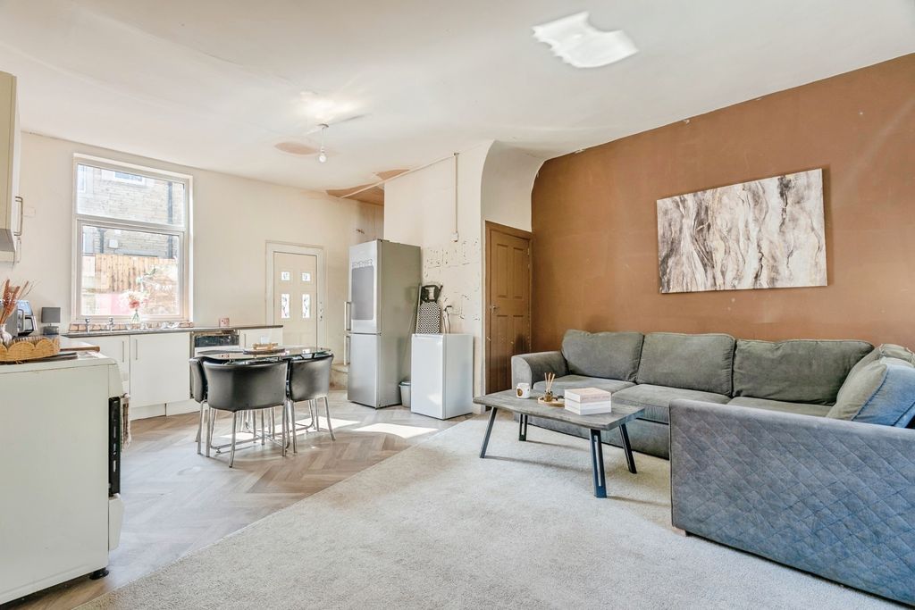 Property photo 2 of 13 Pbox-Img.Jpg