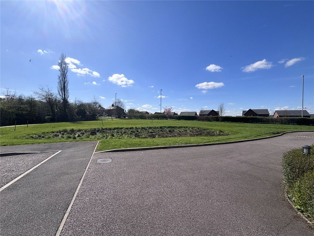 Property photo 2 of 25 Picture No. 37