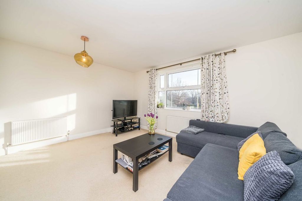 Property photo 3 of 6