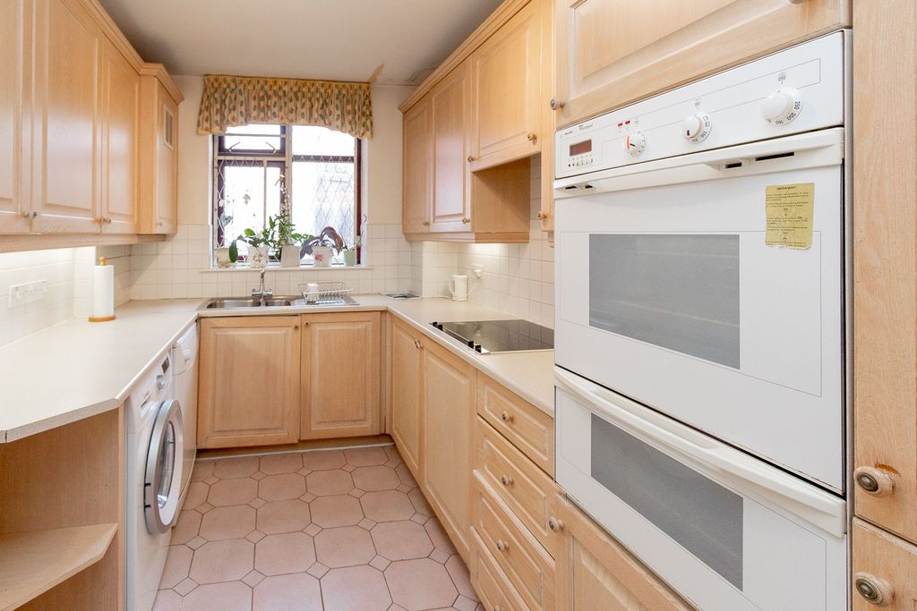 Property photo 3 of 8