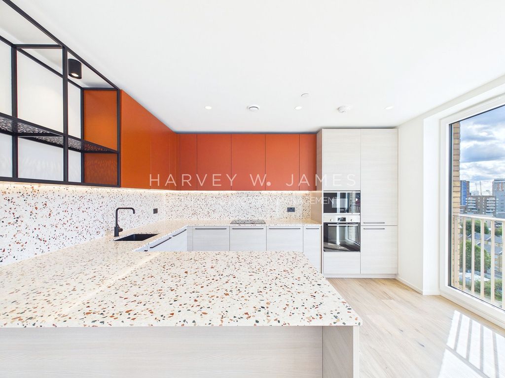 1 Lily Way, London E14 photo 4