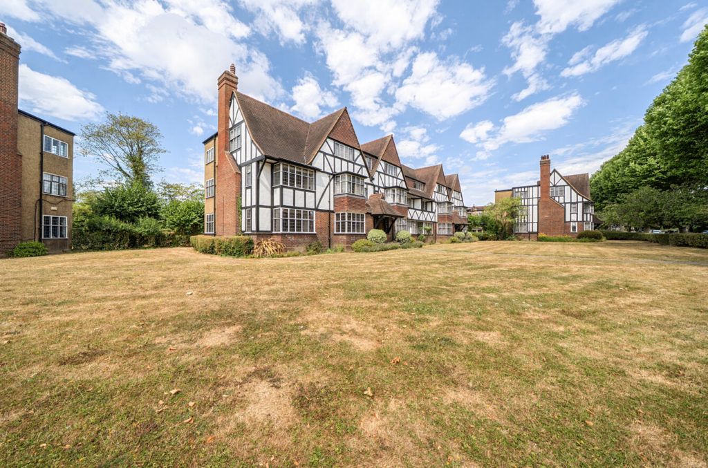 Property photo 1 of 17
