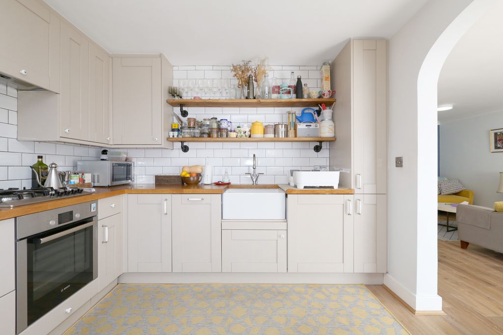 Property photo 3 of 12 Photo 2