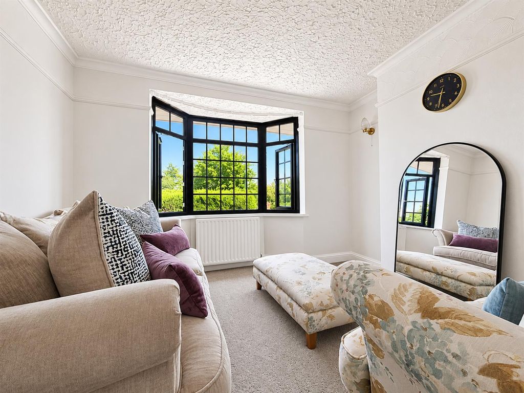 Property photo 2 of 17 7.Png