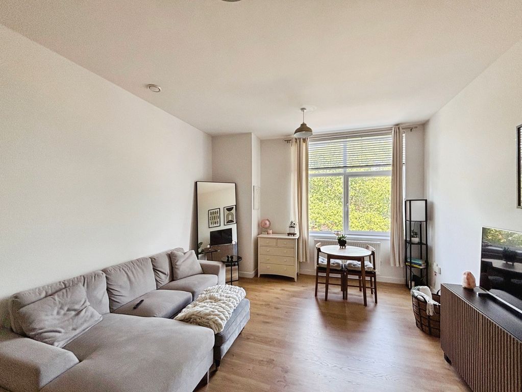 Property photo 3 of 11 Pbox-Img.Jpg