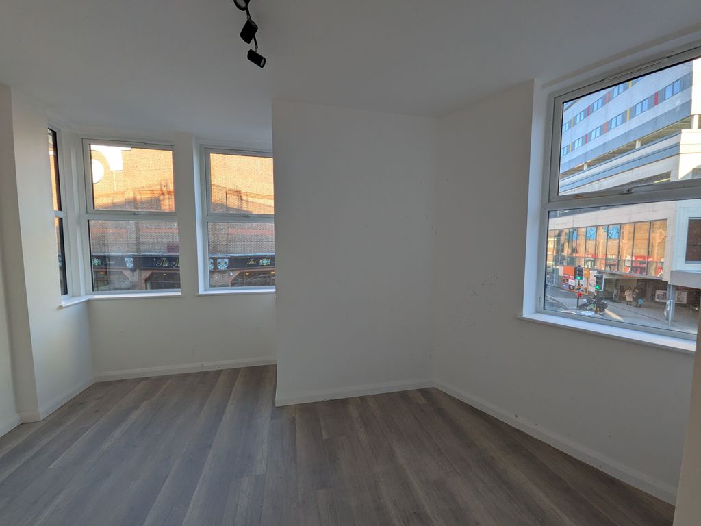 Property photo 1 of 8 Image