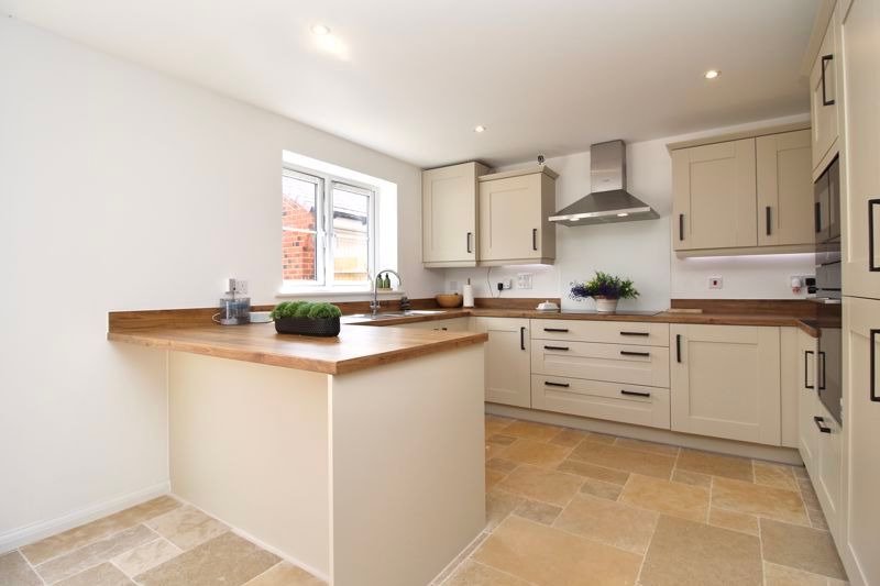 Property photo 2 of 19 Kitchen