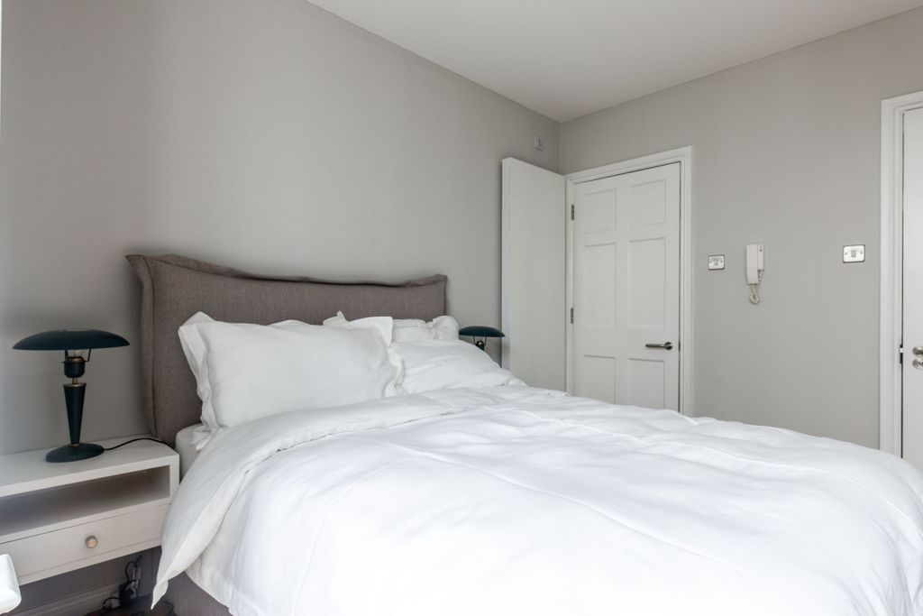 Property photo 3 of 12 Bedroom