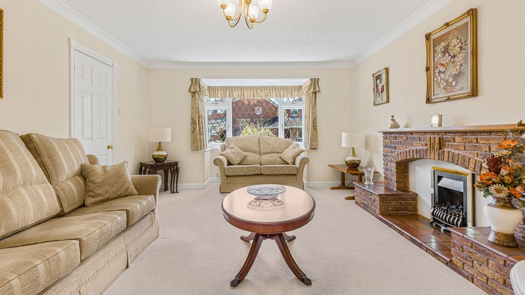 Property photo 2 of 27