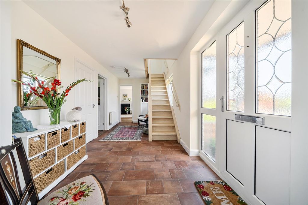 Property photo 2 of 19 1468770-9-6A6A1A21A16ee.Jpg