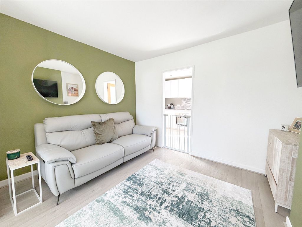 Property photo 3 of 24 Picture No. 04