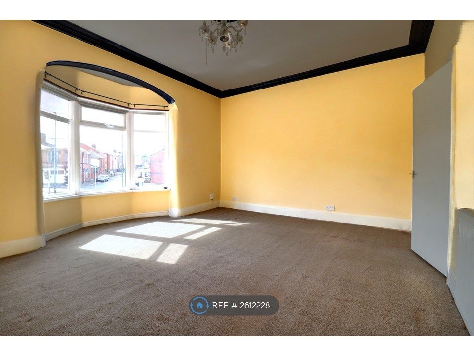Property photo 1 of 8 Lounge