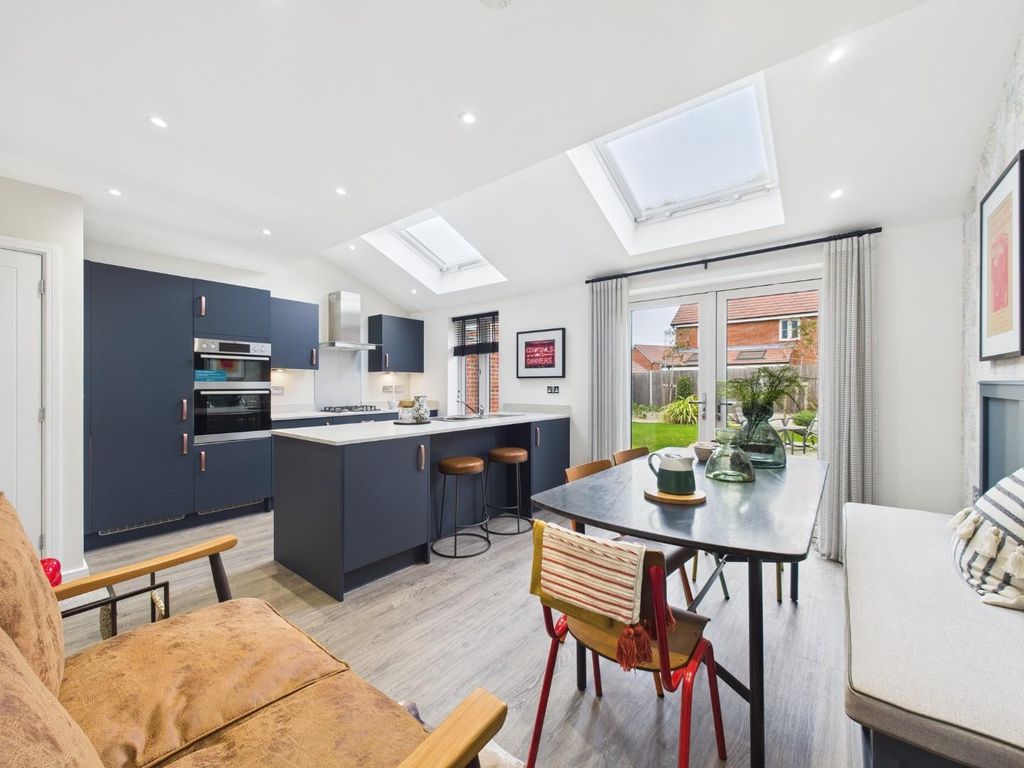 Property photo 2 of 9