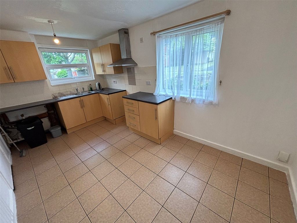 Property photo 2 of 13 Picture No. 11
