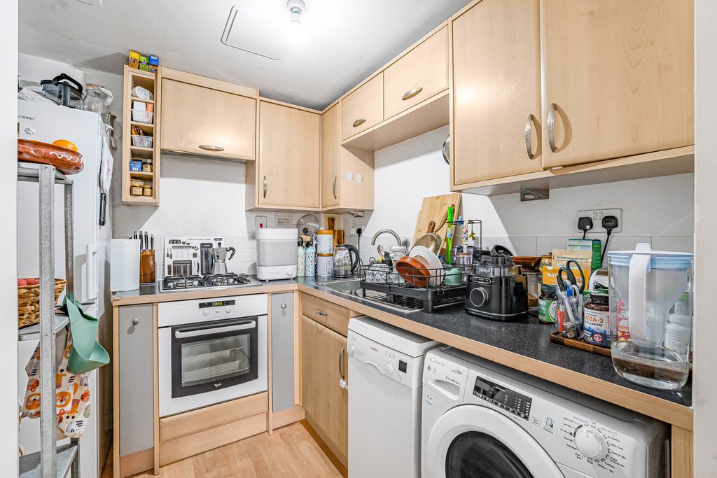 Property photo 3 of 14 Reception/Kitchen