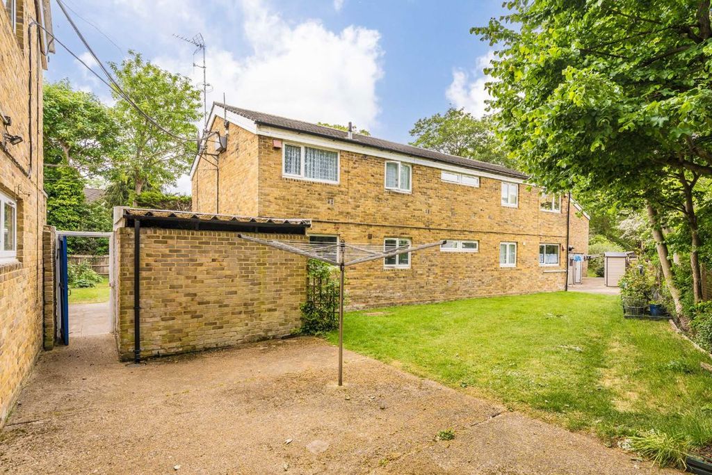 Property photo 1 of 5