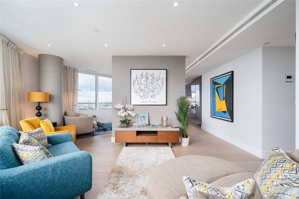 Property photo 1 of 18 Reception Room