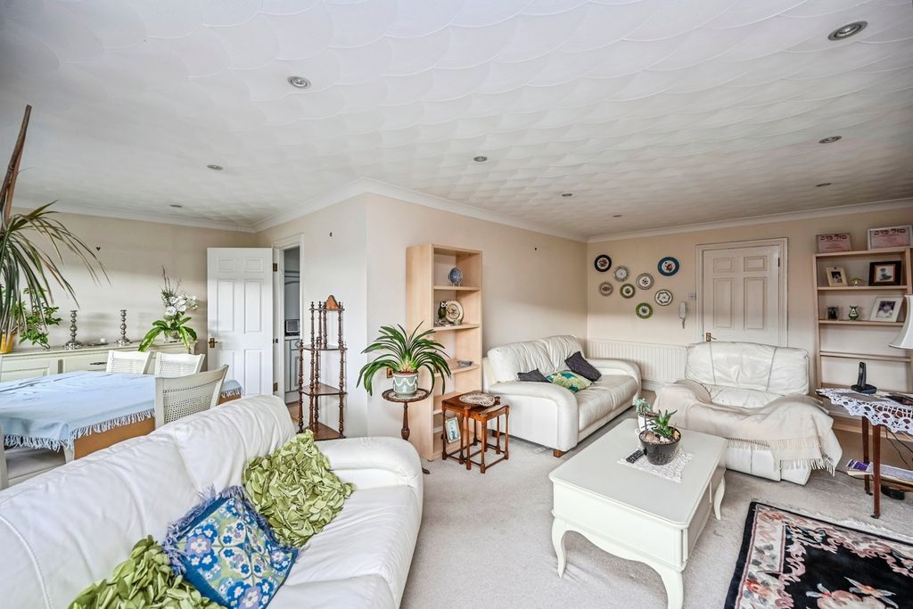 Property photo 3 of 16 Photo