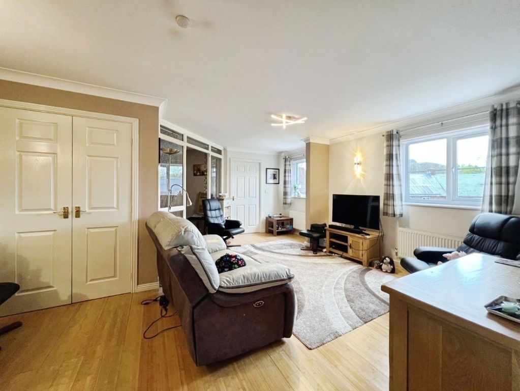 Property photo 3 of 13 Pbox-Img.Jpeg