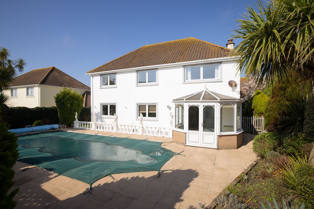 Property photo 1 of 20