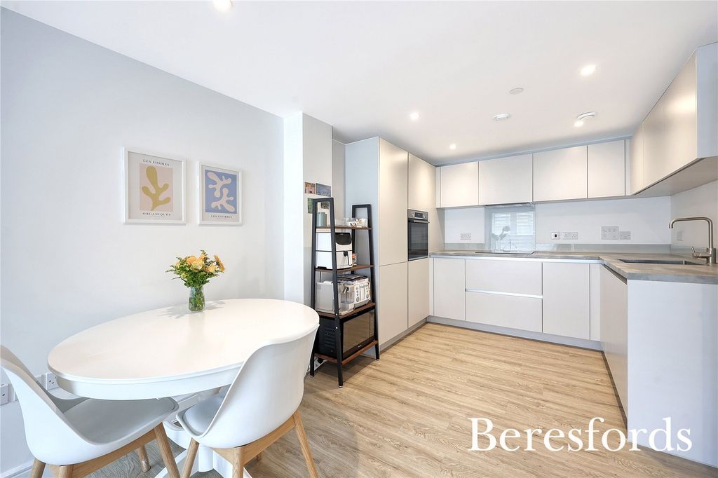 Property photo 3 of 12 Picture No. 27