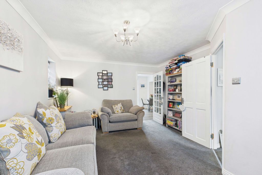 Property photo 3 of 17
